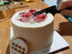 -半勺舒舒生日蛋糕店