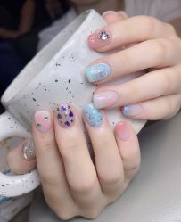 -小四撸猫美甲咖