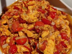 浆果儿炒土鸡蛋-吃饭皇帝大土家民族菜(荟聚店)