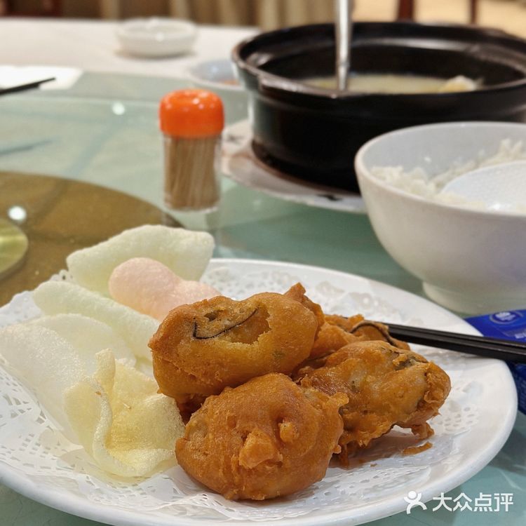 品香估计是老一辈的东莞人都不陌生的餐馆