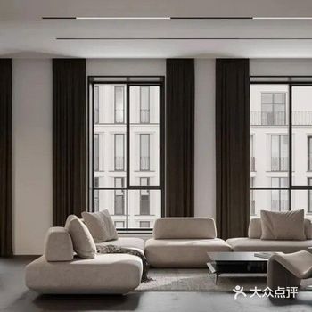 开放式的空间带来舒适自然的感觉，102㎡的面积