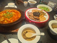 -万重锦·人文川菜馆(骡马市店)