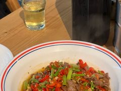 鲜炒黄牛肉-憨伢子·家常菜小食堂·有锅气の炒菜(江汉路店)