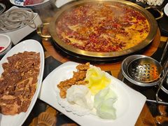 -小天鹅火锅·一线江景洪鼎旗舰店(洪崖洞店)