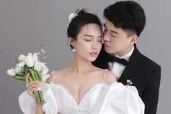 -喜爱高定婚纱摄影