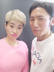 点击看大图 灰白色染发-Some Hair