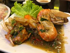 -J Daeng Seafood