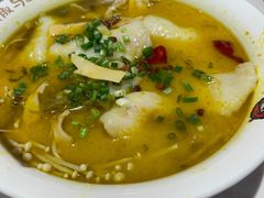 -渝是乎酸菜鱼(龙旗购物中心店)