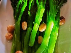 -八府香鸭·啫啫煲(华山路店)