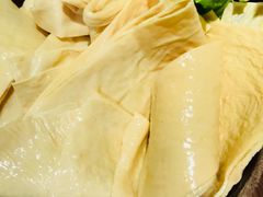 -老牌坊云南鱼豆花火锅(嵩山店)