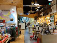 大堂-新华里咖啡书吧(新华书店小寨店)