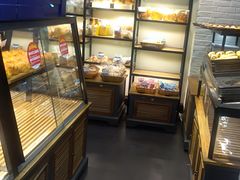 面包甜点陈列柜-卡吉诺动物奶油生日蛋糕(中原路店)