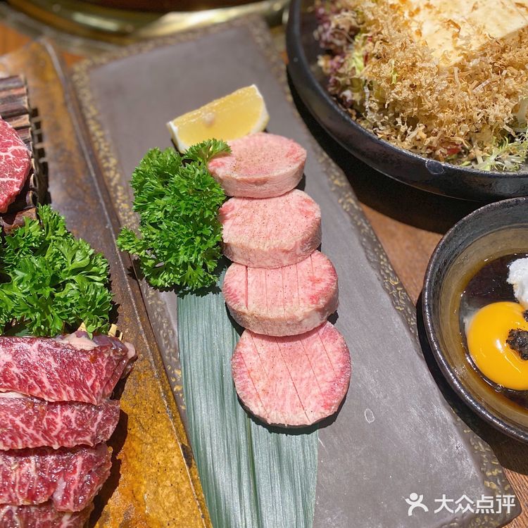 冬天里必不可缺的就是烤肉了将烤肉融入生活