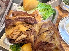 -牧民人家羊粪火自煮手把肉餐馆