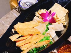 -三人行骨头王火锅(长寿店)