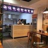 豆芽，还有酸豆角，还有花生米