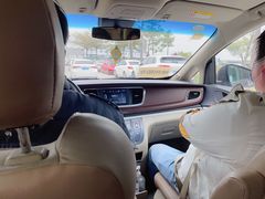 -神州租车(白云机场T1服务点)