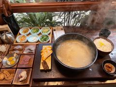 -银米·云南传统过桥米线(双廊黑金冠店)