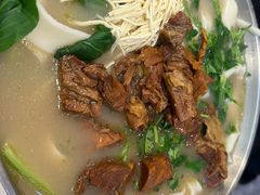 -八百里牛肉汤(盖饭·锅贴·万象城店)