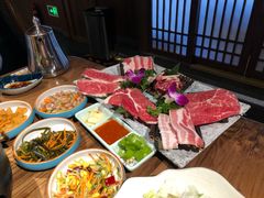 -明洞阿姨·韩式酱蟹烤肉·创意料理(三元桥店)