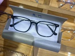 -豪门视光·星趣控·蔡司依视路眼镜代理商(中央大街店)