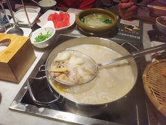 -尚尚仙·酸汤猪手·猪肚鸡火锅(华联万柳购物中心店)