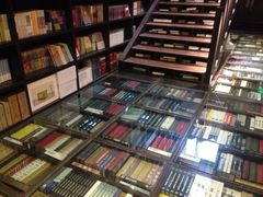 iphone_upload_pic-钟书阁(松江泰晤士小镇店)