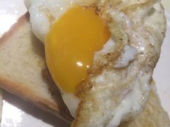 煎蛋-龙记烧腊茶餐厅(常德路店)