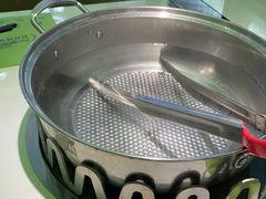 -洪氏嗨捞·广东猪肚鸡·椰子鸡火锅(西咸万象城店)