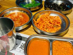 -青瓦炭韩潮烤肉(花园道店)