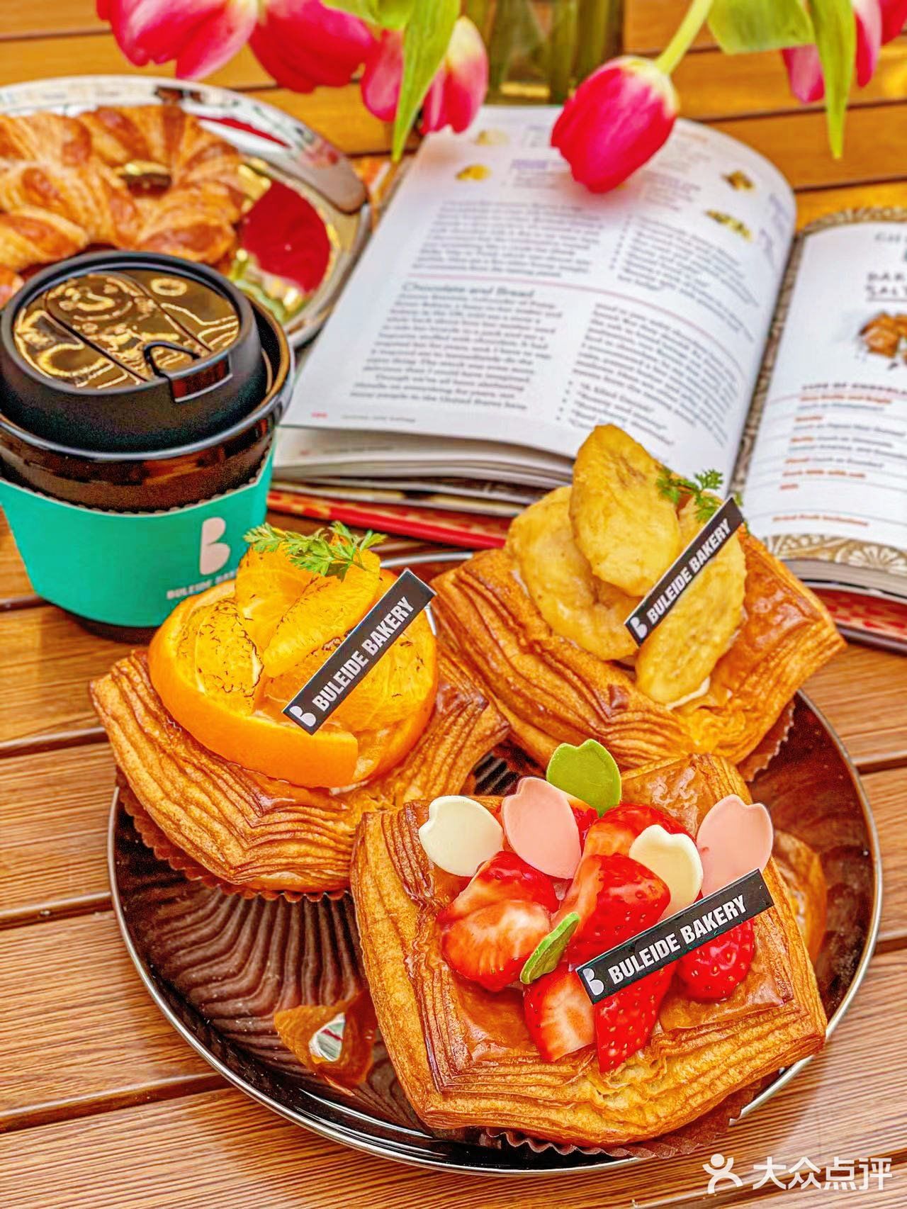 上海超火的面包店揭秘：不雷的面包，美味与创意的完美结合！