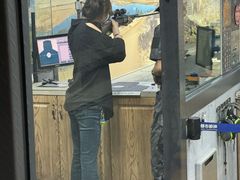 -都市枪神实弹射击俱乐部