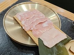 -臻牛烤肉