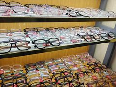 -优医视平价眼镜蔡司依视路折扣工厂店(十里堡店)