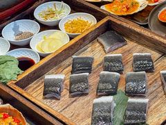 -围炉肉舍•炭烤活鳗•丹东海鲜烤肉(步行街店)