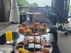 -亚龙湾喜来登·美景台大堂吧