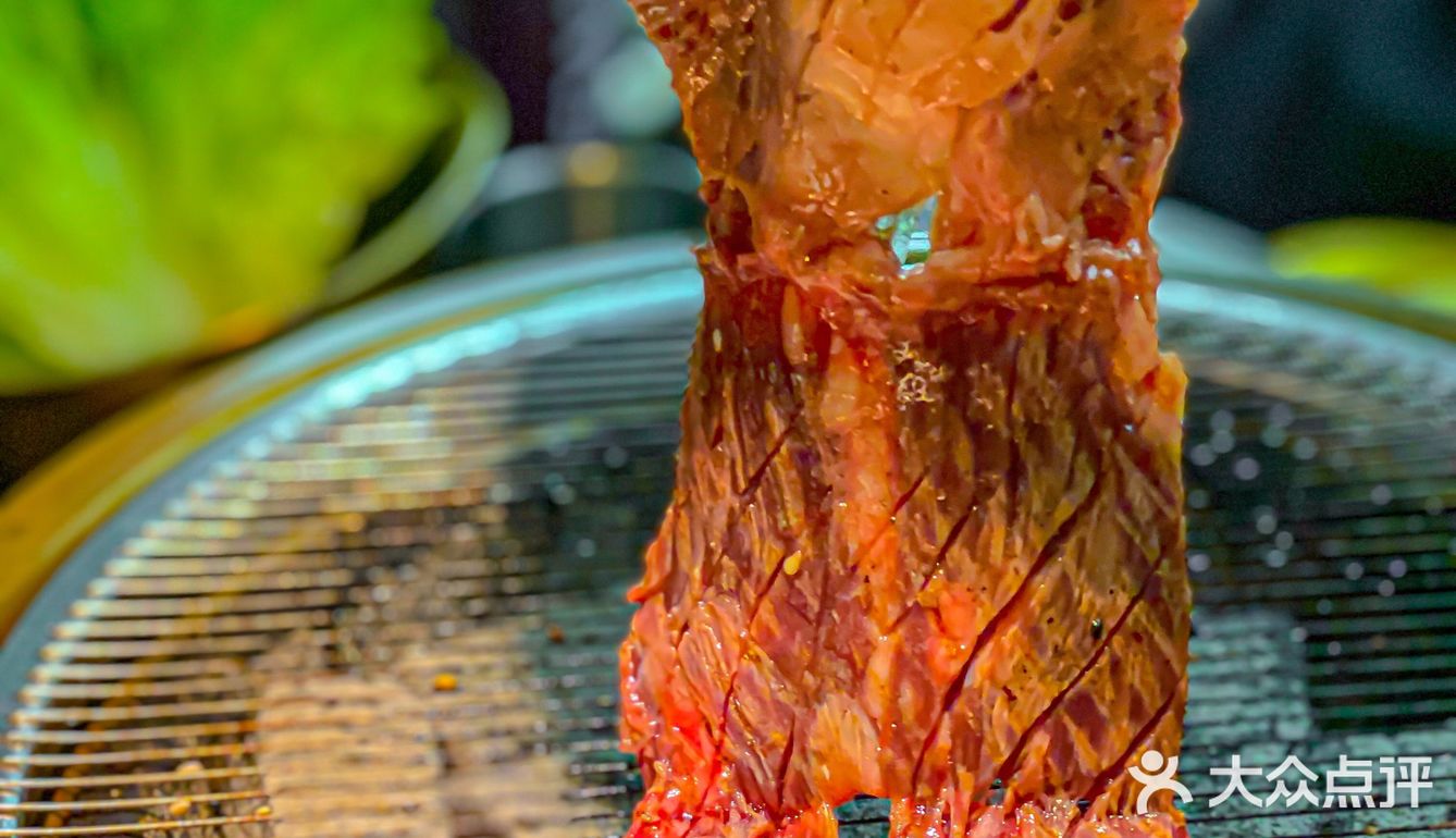 把隔壁买来做等位区的烤肉店🤦🏻‍♀️豪横‼️