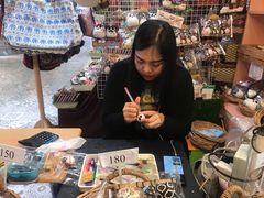 -曼谷四叶草彩妆&纪念品  (chitlom)