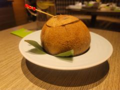 原汁椰子炖乌鸡-汤城小厨•粤菜•靓汤(望京凯德mall店)