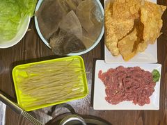 -乡土黄·鲜牛肉火锅·小龙虾(兴业街店)