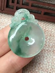 -北京七彩云南翡翠珠宝旗舰店(月坛店)