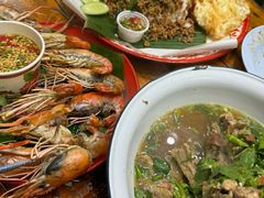 -席娜卡琳火车铁道夜市