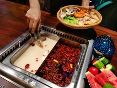 招牌凤凰投胎汤底锅底-大隐·成都火锅Bistro(合生麒麟新天地店)