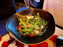 三色藜麦鸡肉溏心蛋健康沙拉-YUE·6·西式融合餐厅(外滩六号店)
