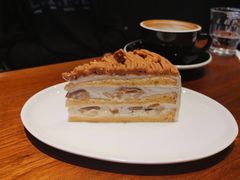 洋梨甘栗奶油蛋糕-black rainbow coffee