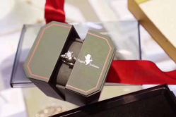 -潮宏基(大商新玛特店)