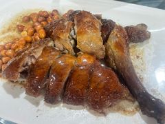 招牌烧鹅-石岐乳鸽村(南海第三分店)