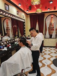 -东方先生国潮男士理发馆