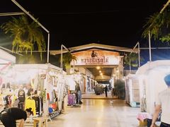 -席娜卡琳火车铁道夜市