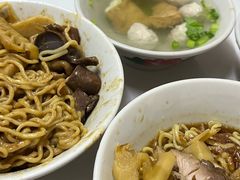-松树干拌面店